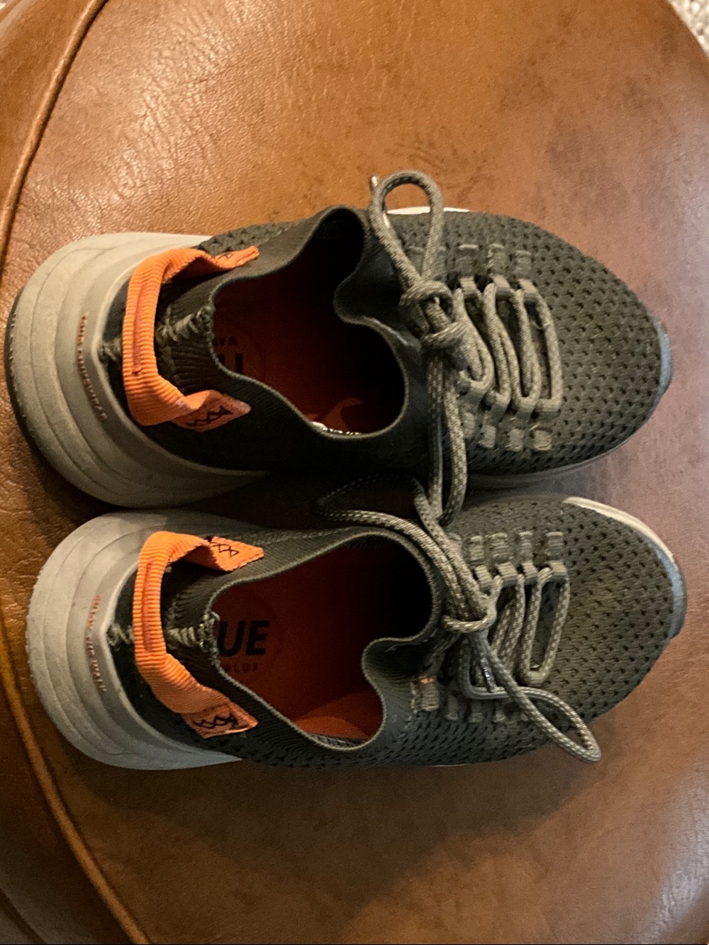 Women’s walking/golf sneaker shoes